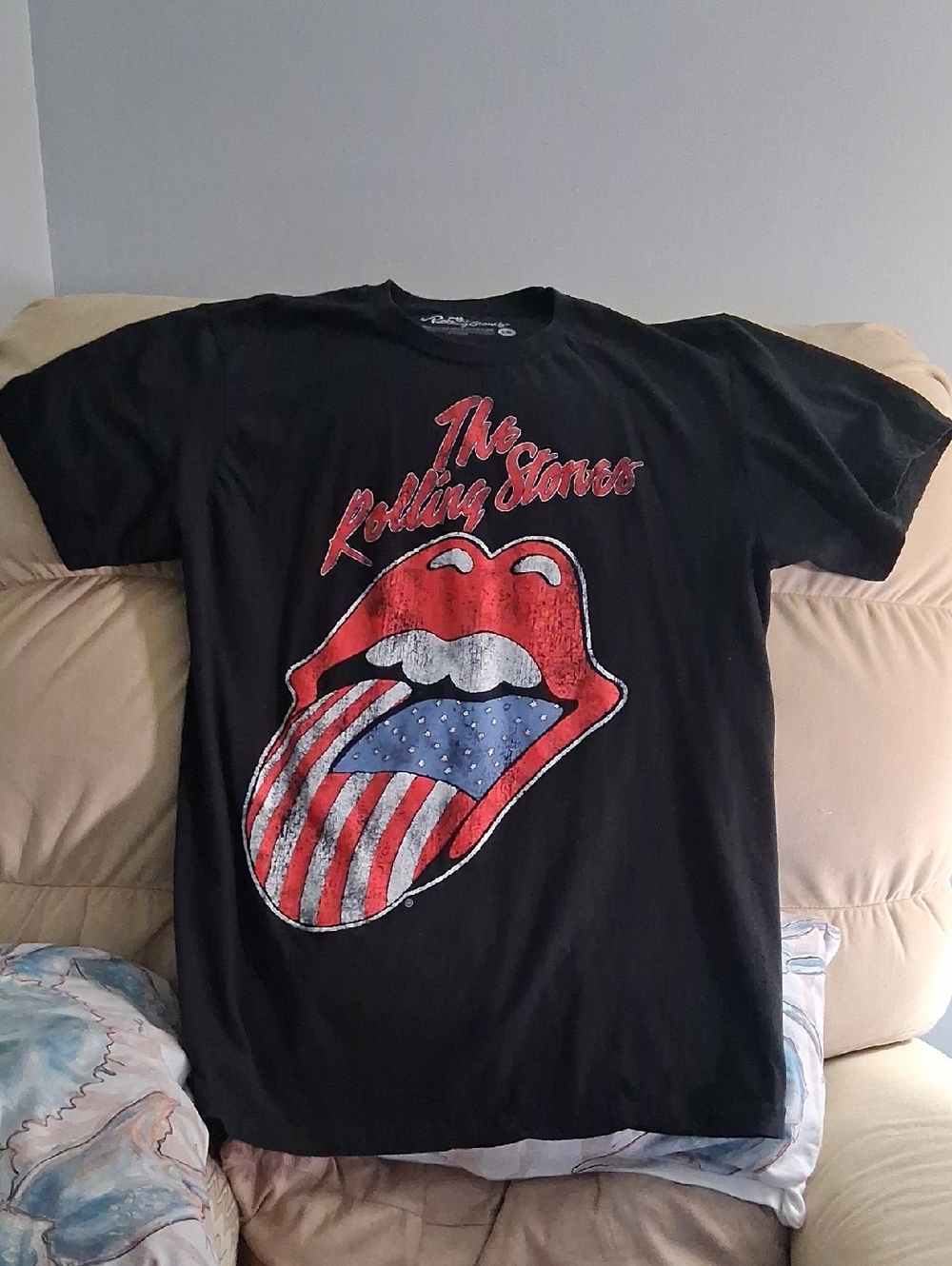 The Rolling Stones Black Tee with Red Lips & Blue Flag Tongue Size Large Unisex